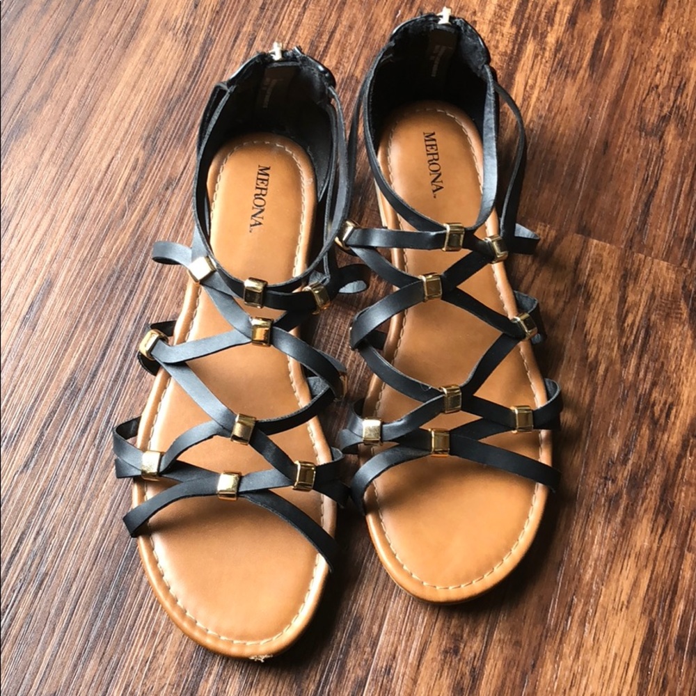 Black strappy Sandals